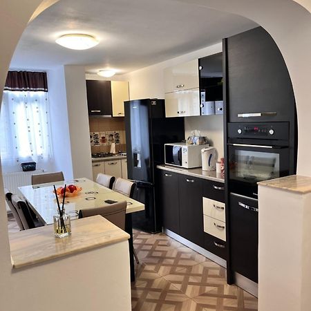 Apartament Maria 1 Baile Herculane Bagian luar foto