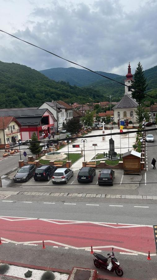 Apartament Maria 1 Baile Herculane Bagian luar foto