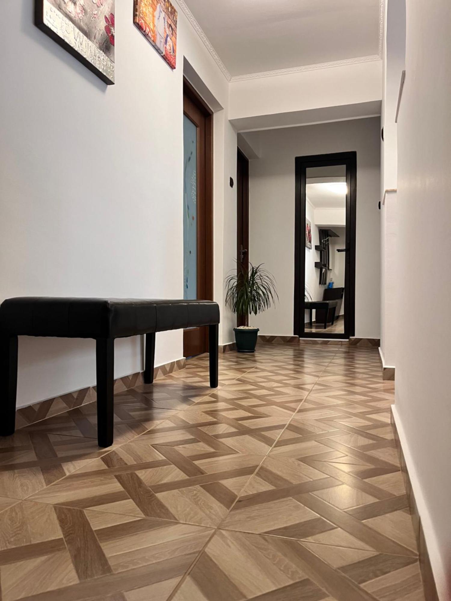 Apartament Maria 1 Baile Herculane Bagian luar foto