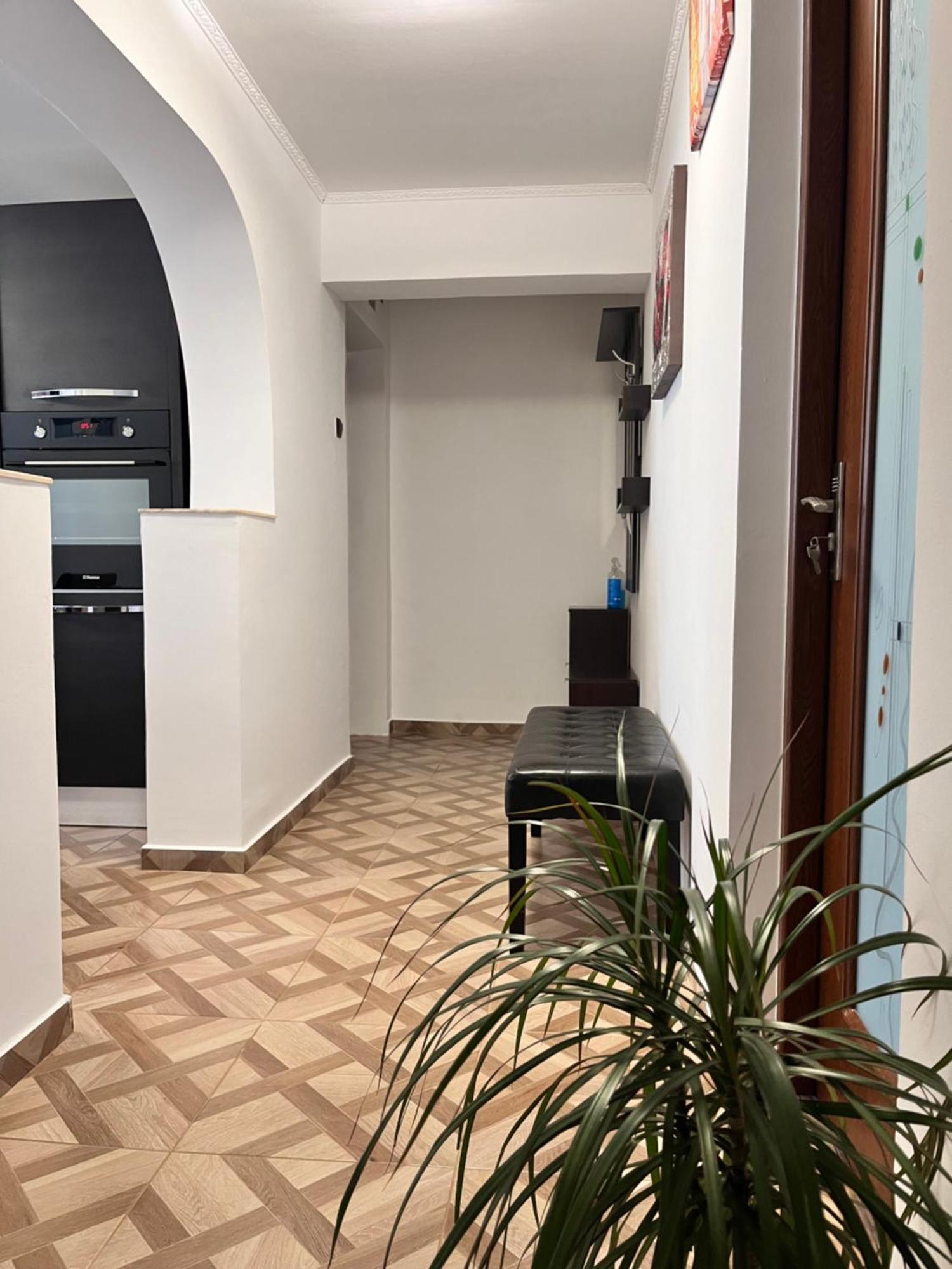 Apartament Maria 1 Baile Herculane Bagian luar foto