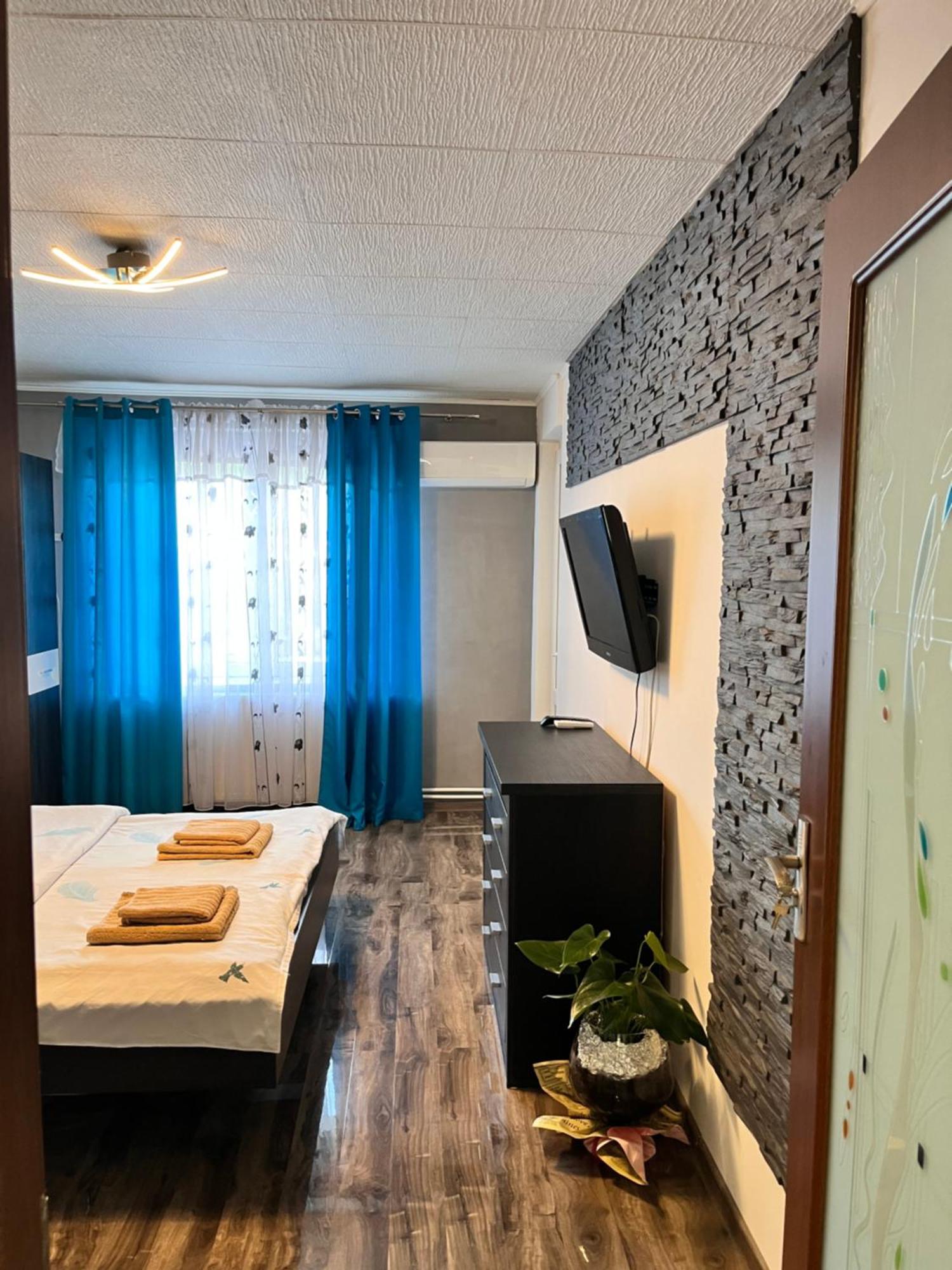 Apartament Maria 1 Baile Herculane Bagian luar foto