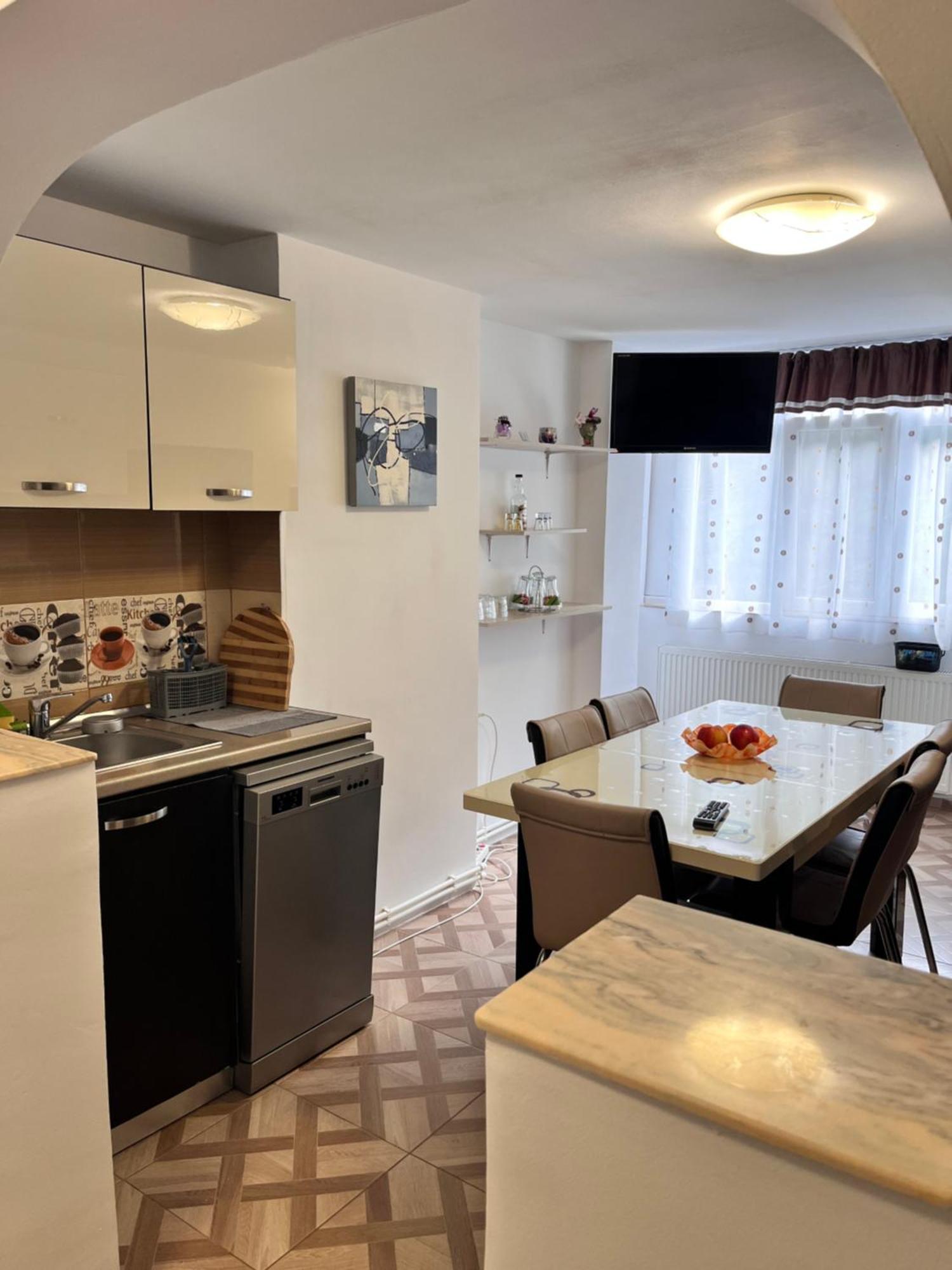 Apartament Maria 1 Baile Herculane Bagian luar foto